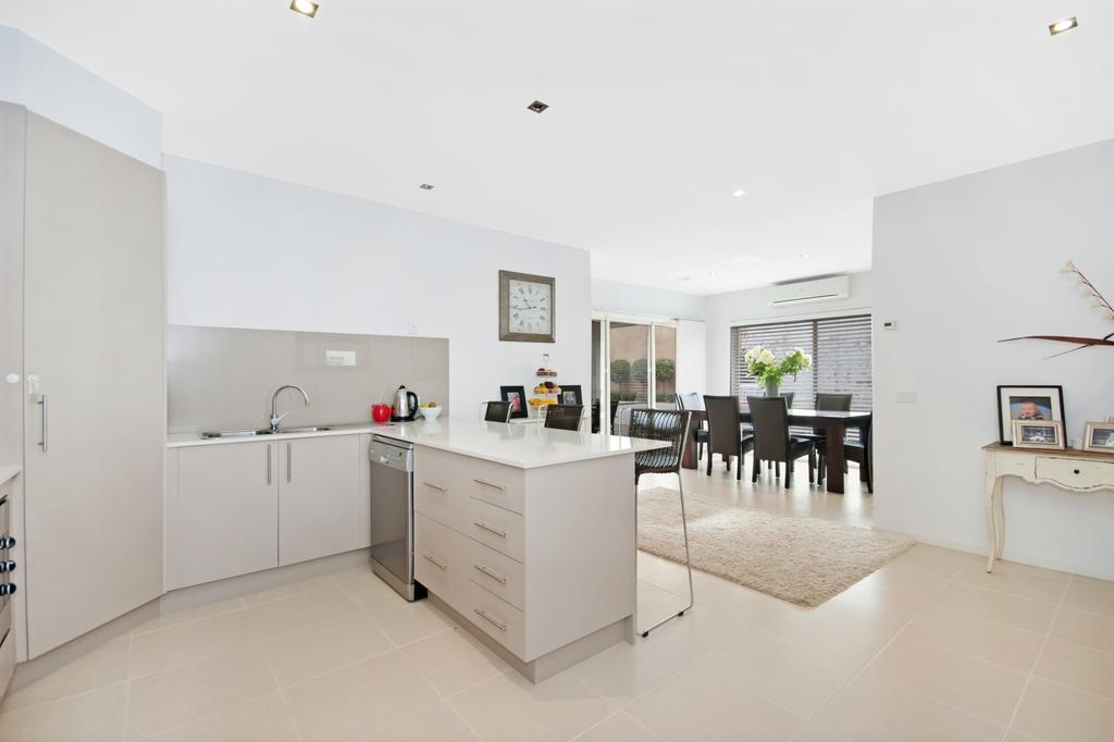 Central Warrnambool Townhouse Номер фото